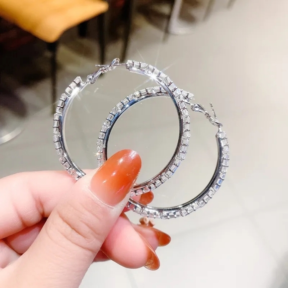 HOT SELLING! 925 Silver & Gold Options White Sapphire Hoop Earrings - Picture 6 of 11